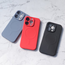 Načítať obrázok do zobrazovača galérie, MagSafe Silicone Case Navy Ochranný Kryt pre iPhone 13 Pro
