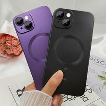 Načítať obrázok do zobrazovača galérie, Camera Lens Protect MagSafe Silicone Case Black Ochranný Kryt pre iPhone 15 Plus
