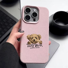 Načítať obrázok do zobrazovača galérie, Teddy Bear Light Pink Ochranný Kryt pre iPhone 14
