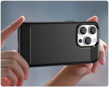 Načítať obrázok do zobrazovača galérie, Carbon Black Ochranný Kryt pre iPhone 15 Pro Max
