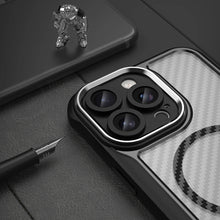Načítať obrázok do zobrazovača galérie, MagSafe Carbon look Case Black Ochranný Kryt pre iPhone 16 Pro Max
