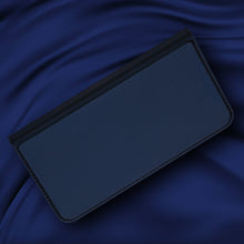 Načítať obrázok do zobrazovača galérie, Magnetický Knižkový kryt Blue pre iPhone 11
